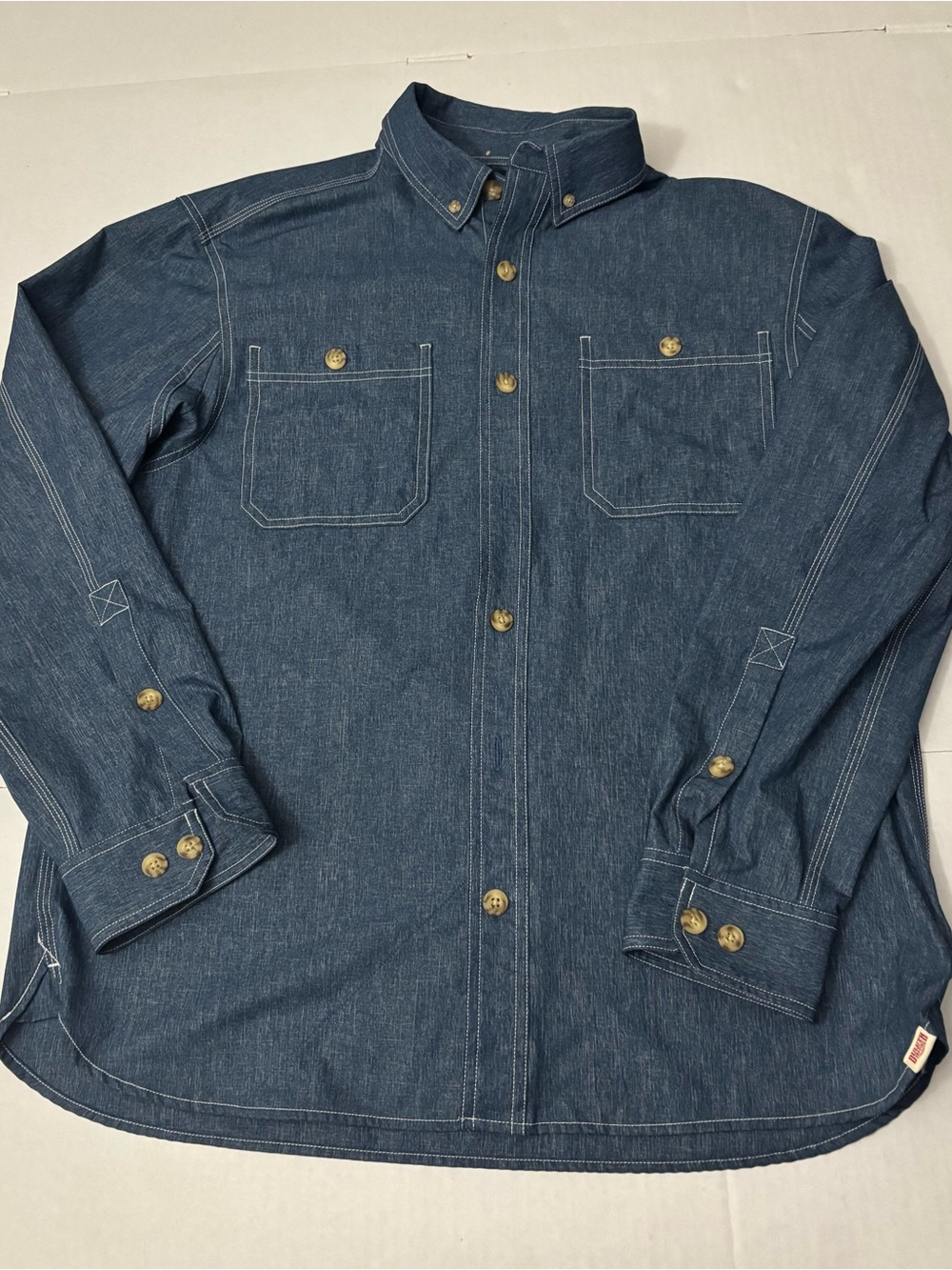 Duluth Relaxed Fit Untucked Length Men’s Size M
